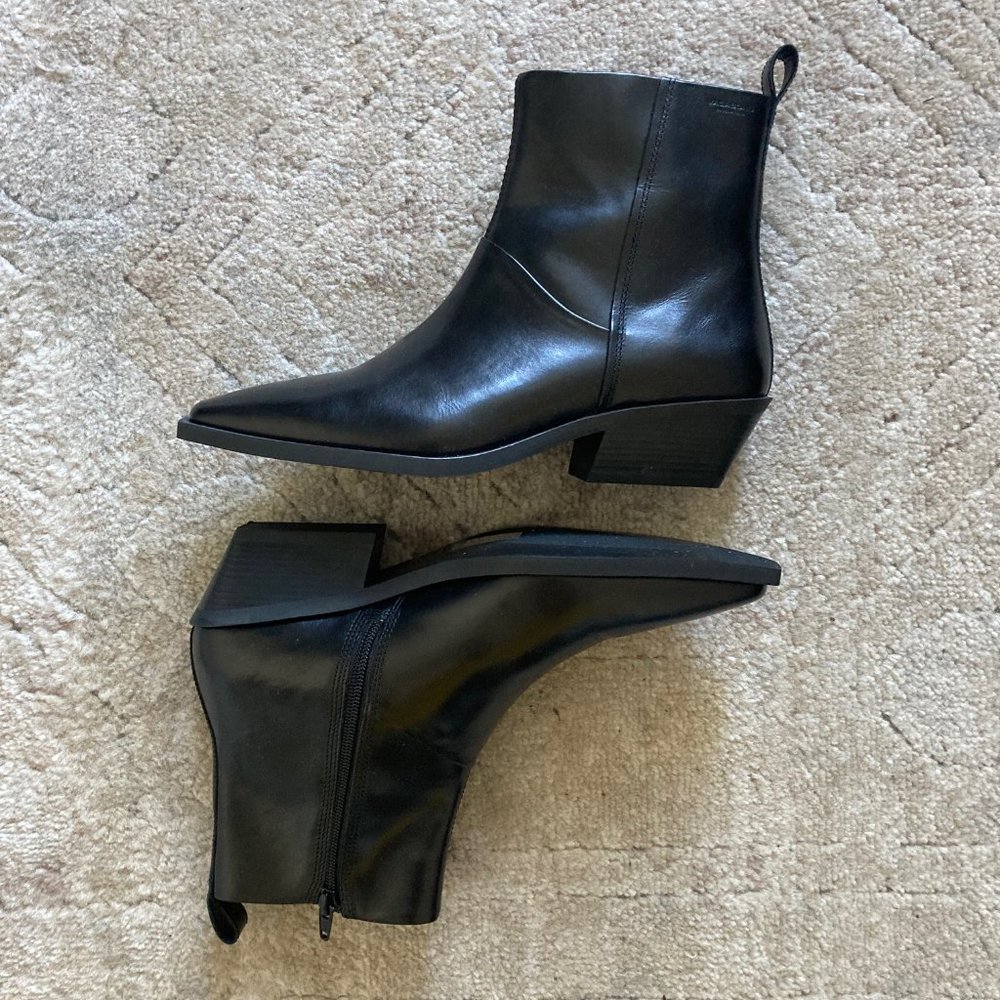 Vagabond Ally Chelsea Boots, US size 8, UK size 6